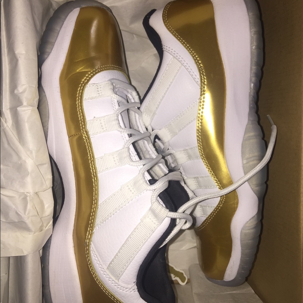 Jordan 11 Retro low